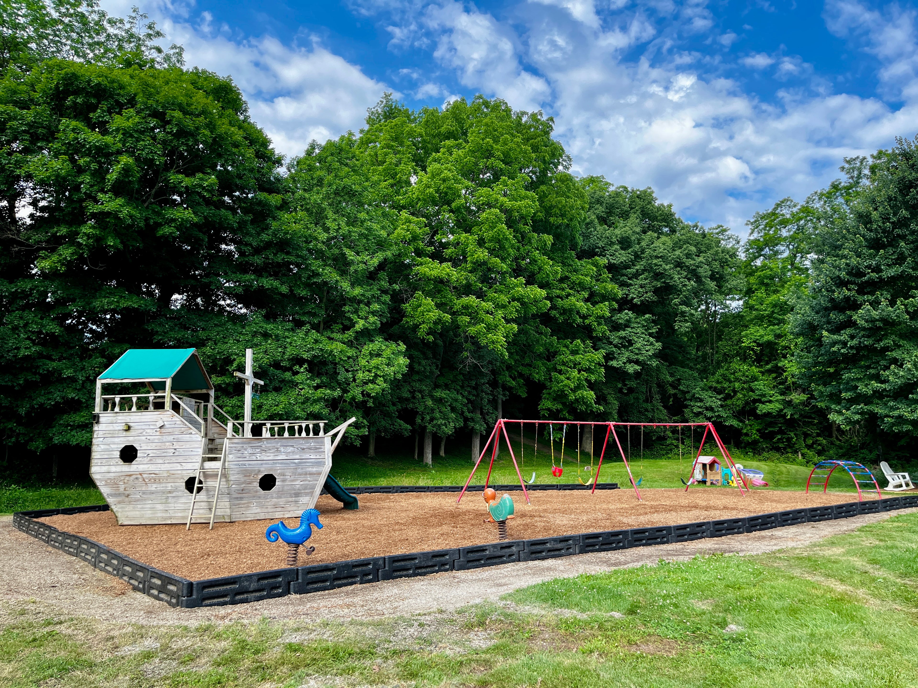 Playground Mulch (ASTM Certified/ Per Cubic Yard)