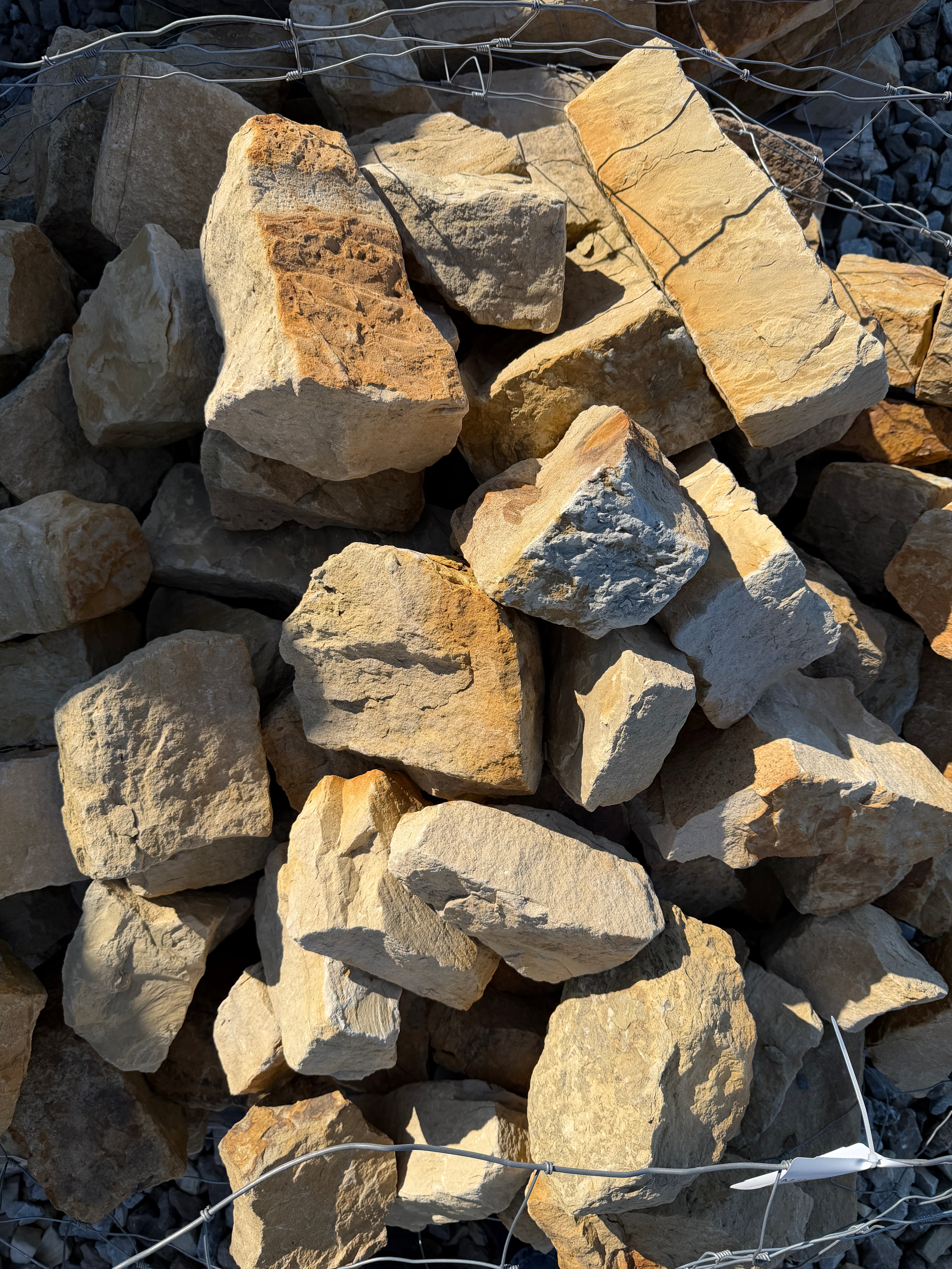 Indian Creek Rubble Stone (Per Ton)
